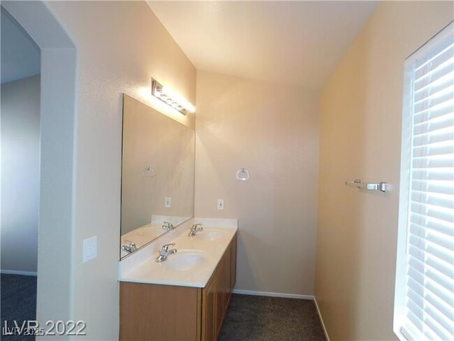 Building Photo - 2413 Belt Buckley Dr
