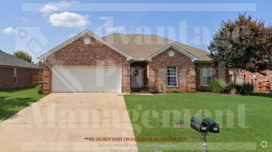 Building Photo - 2520 Zoysia Ln