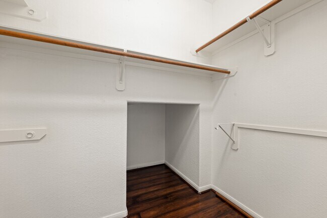 Building Photo - 21426 Venture Park Dr