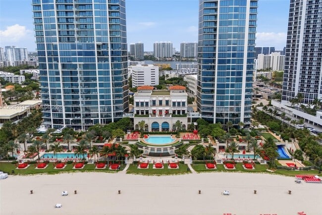 Building Photo - 17901 Collins Ave