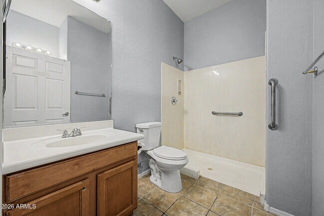 Building Photo - 7233 W Paradise Ln