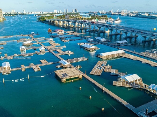 Building Photo - 555 NE 15th St