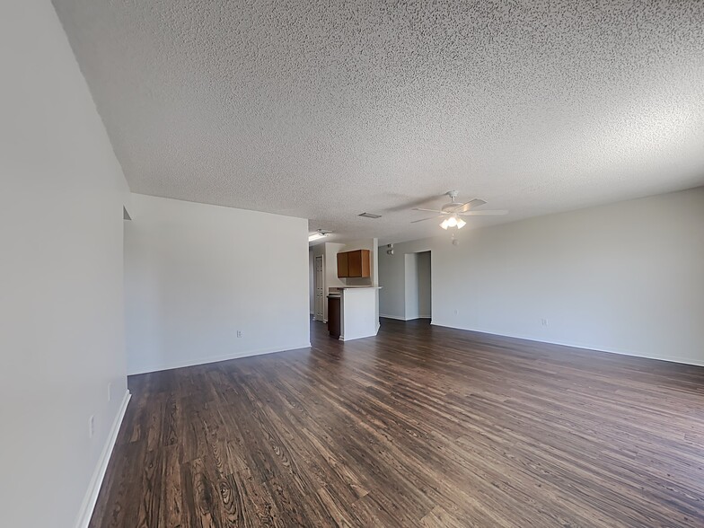 Building Photo - 624 Fallen Timbers Dr