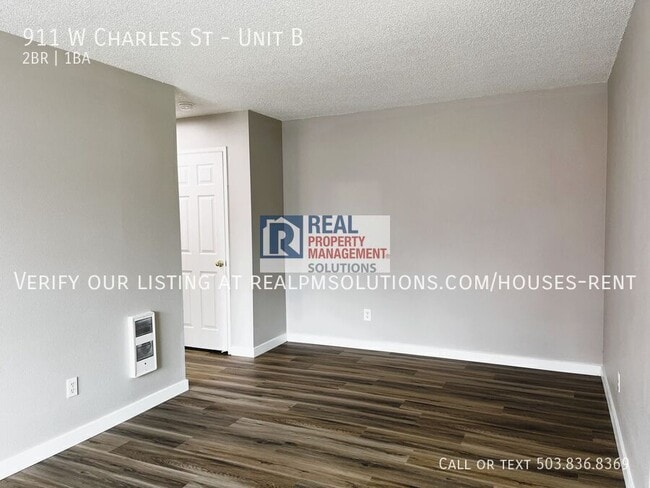 Building Photo - 911 Charles St