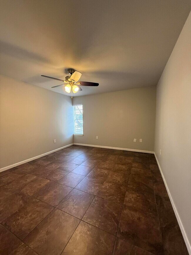 Building Photo - 403 Marshall Ct