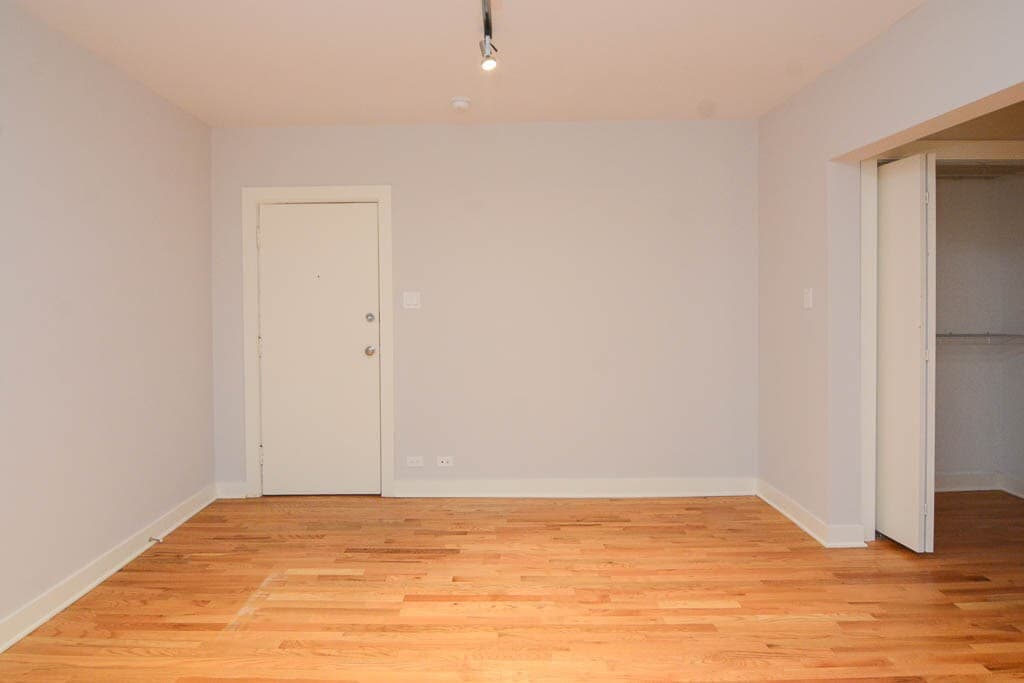 Building Photo - 2425 N Kedzie Blvd