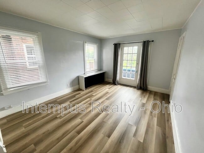 Building Photo - 4237 Vine St