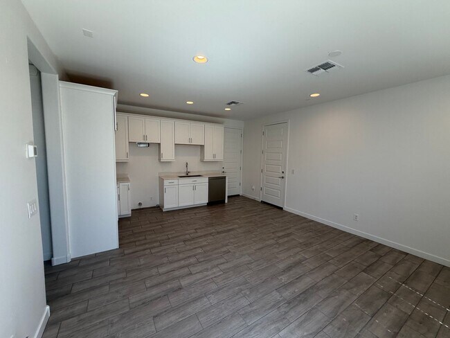 Building Photo - 36375 W Leonessa Ave