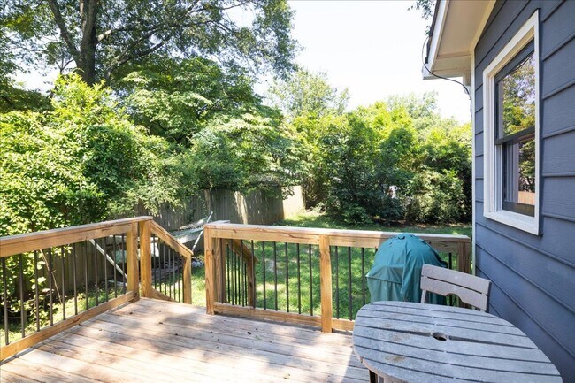 Building Photo - Beautiful 3/2.5 w/ Office Minutes From Airport and Woodward Academy!
