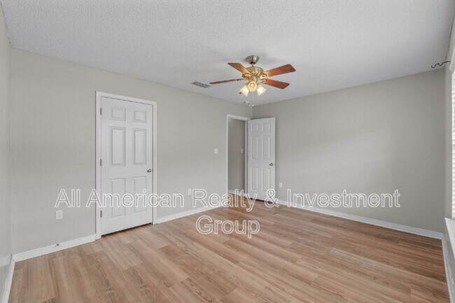 Building Photo - 203 Citadel Ln