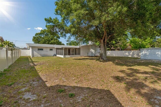 Building Photo - 12946 88th Ave N