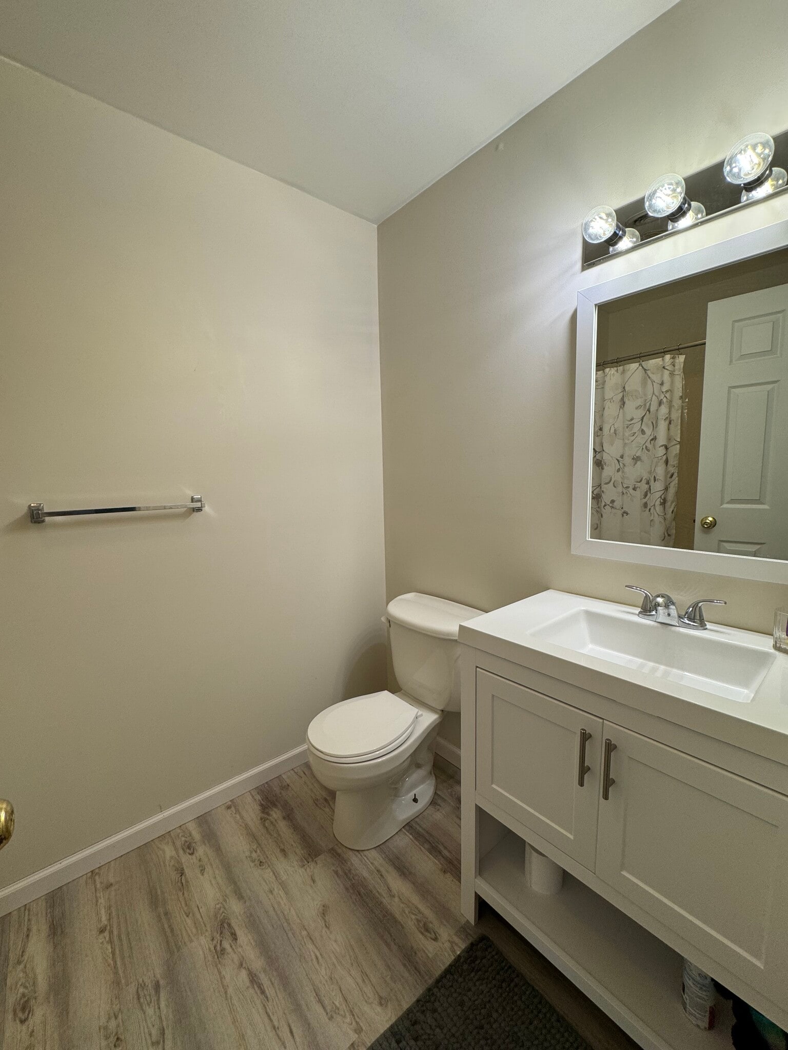 Full bath 2 - 233 Fairfield Ave