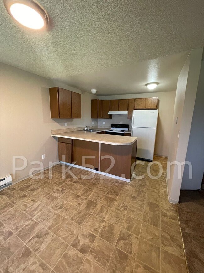 Building Photo - Lower Level - 2 Bed 1 Bath Apartment in Orchard Park Estates