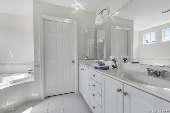 Building Photo - 413 Virginia Ave