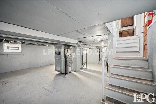 Building Photo - 5455 Douglas Rd