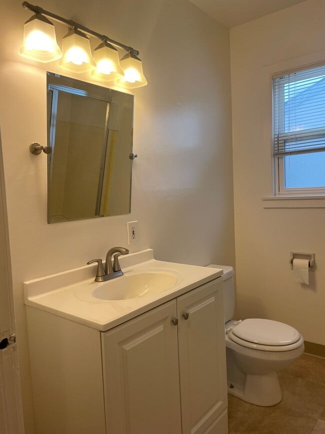 Building Photo - Single Family Home in East Sacramento