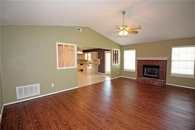 Building Photo - 1205 SE 22nd St