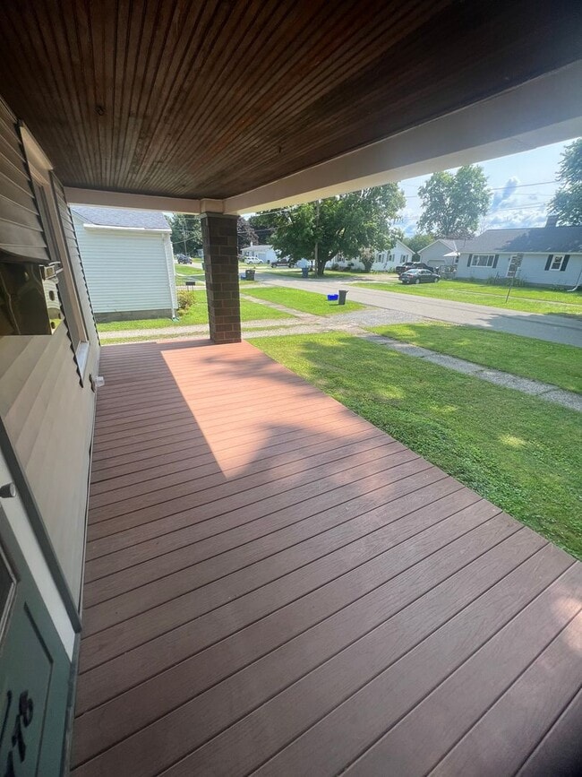 Building Photo - Large Remodeled 4 bed 2 Bath - Girard Pa