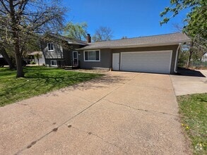 Building Photo - 3114 Kilbourne Ave