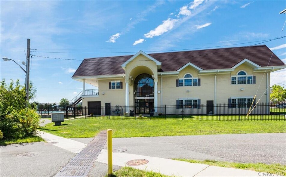 Building Photo - 133 Mermaid Ln