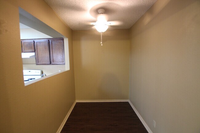 Building Photo - Garrett Duplex 8302/8304