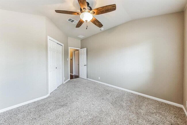 Building Photo - 2519 Nightshade Dr