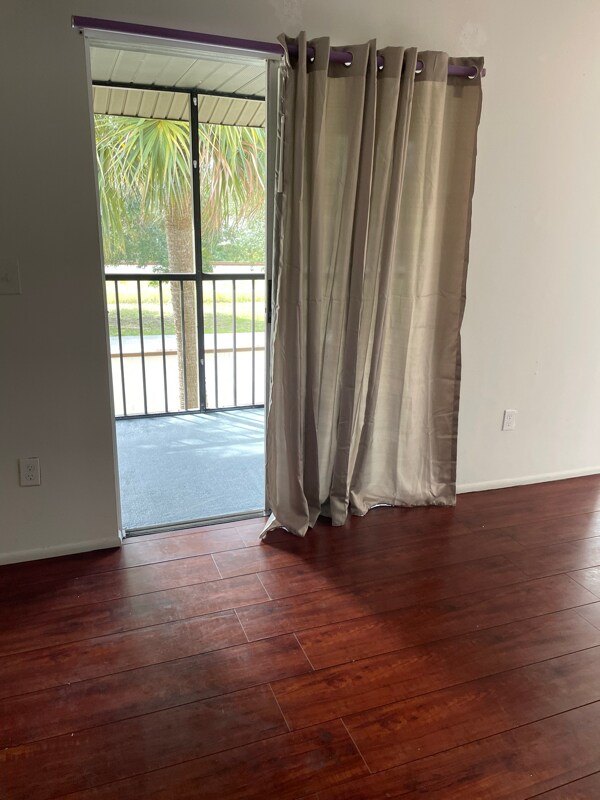 Building Photo - 400 Banana Cay Dr