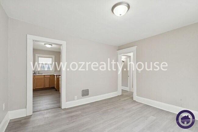 Building Photo - 3241 Cherry St