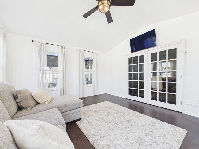 Building Photo - Luxury Living That's Worth the Wait!! COMING IN OCTOBER