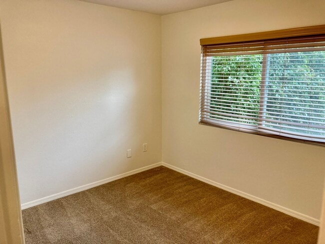 Building Photo - Tierrasanta 4 Bedroom 3 Bath