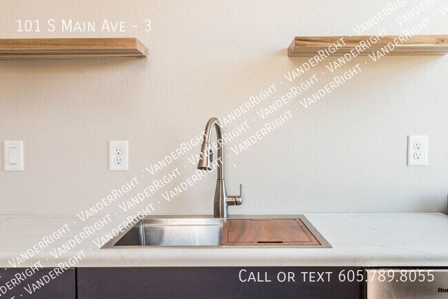 Building Photo - 101 S Main Ave