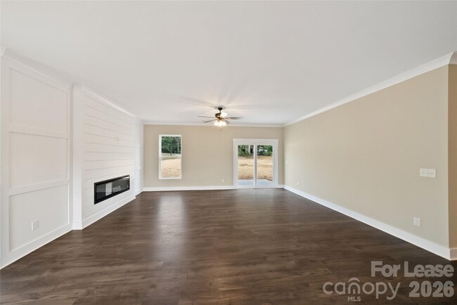 Building Photo - 820 N Rocky River Rd