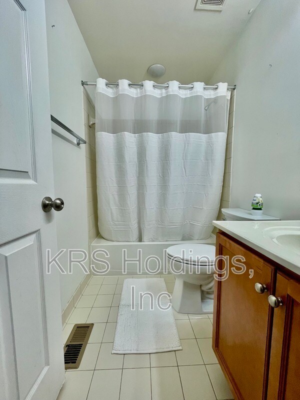 Building Photo - 15706 John Diskin Cir