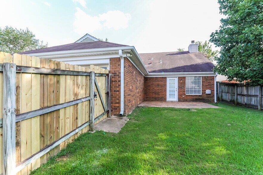 Building Photo - 8450 Kimberly Rose Dr