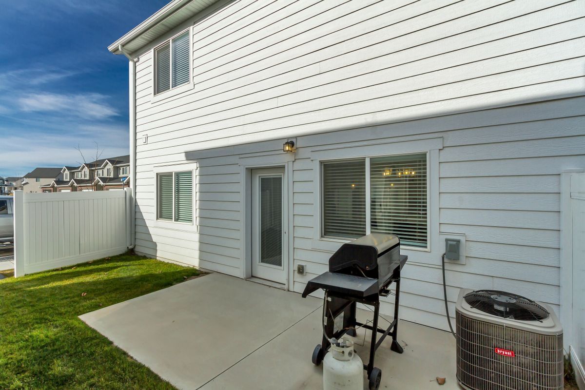 Building Photo - 2091 W 1675 S