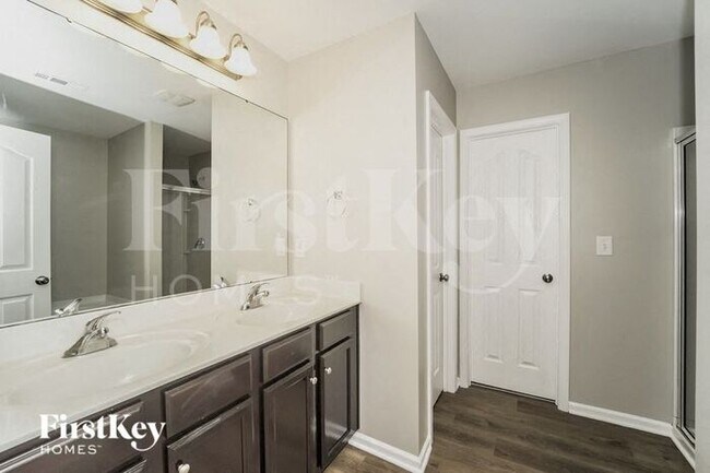 Building Photo - 6611 Eastfield Park Dr