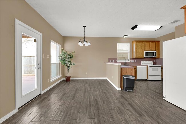 Building Photo - 7715 Omaha Dr