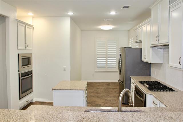 Building Photo - 4821 Bayview Dr