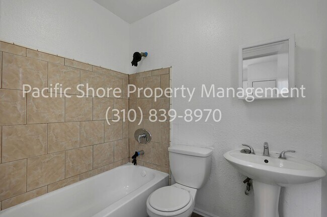 Building Photo - 839 Bartlett St