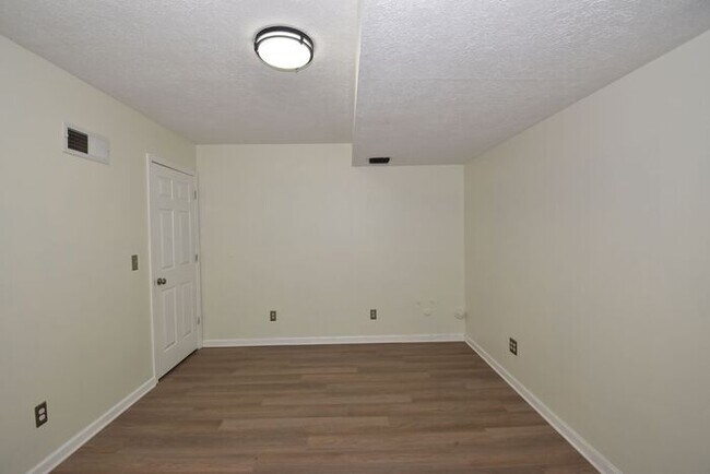 Building Photo - Cross Creek 4 bedroom home