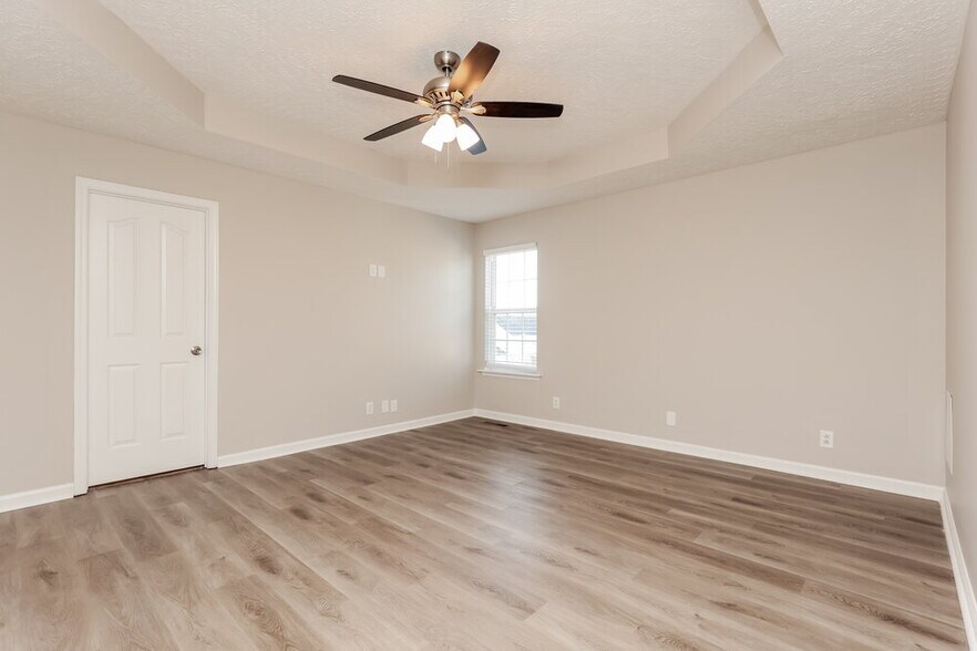 Building Photo - 7136 Legacy Dr