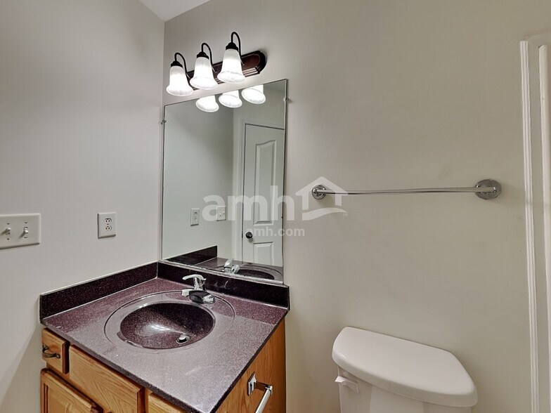 Building Photo - 3948 Justene Ct