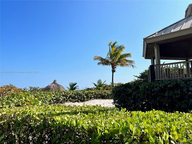 Building Photo - 1111 Crandon Blvd