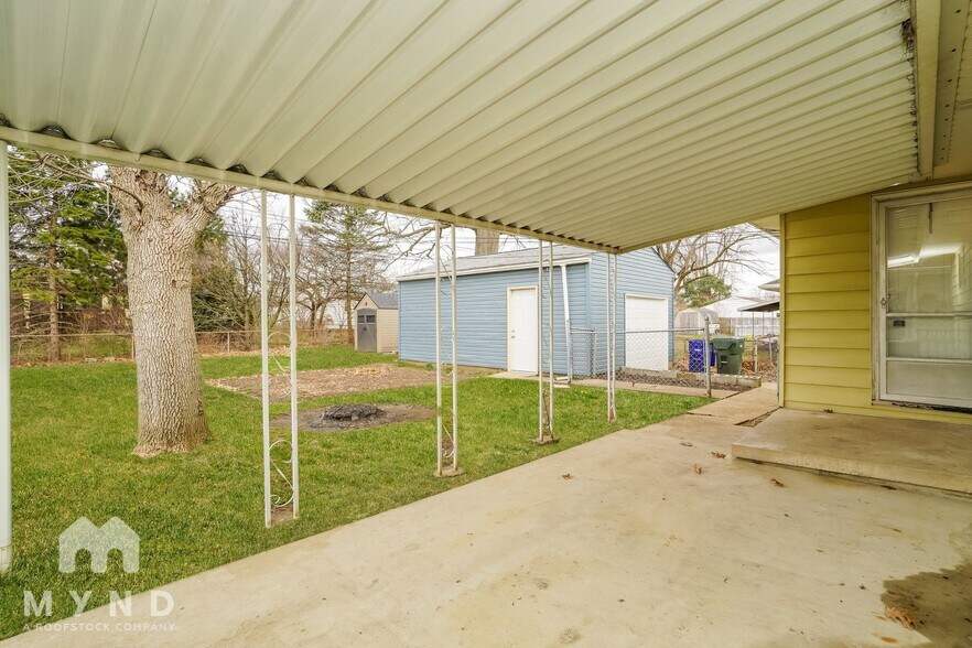 Building Photo - 1053 Wiltshire Rd