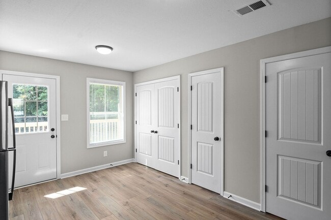 Building Photo - 259 Smithson Ln