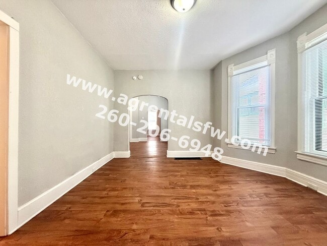 Building Photo - 3 Bedroom House