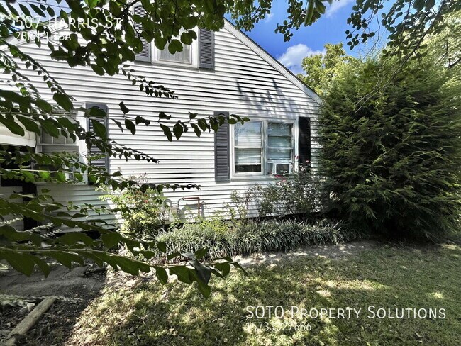 Building Photo - 507 Harris St