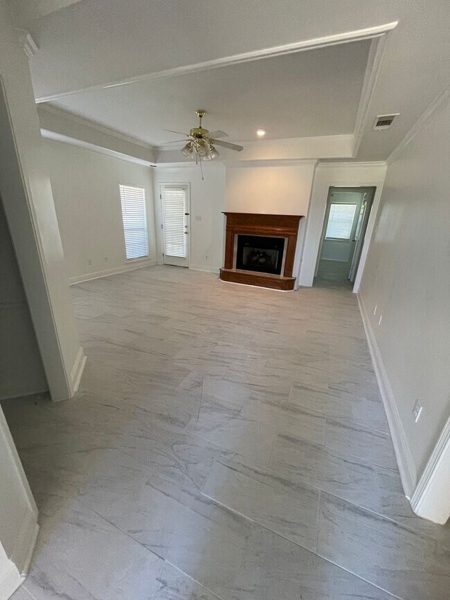 Building Photo - Azalea Gardens Comfort