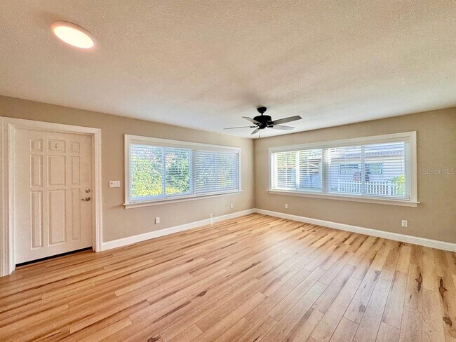 Building Photo - 2060 Attache Ct