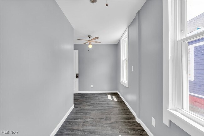 Building Photo - 3116 W 88th St